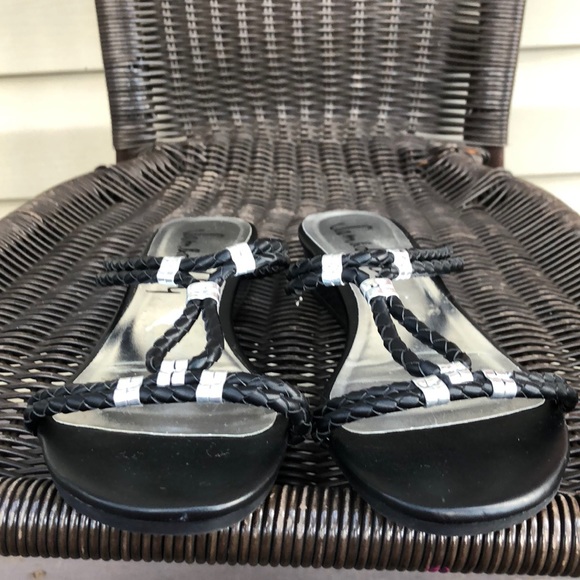 Sam & Libby women’s black&silver slip on sandals - Picture 3 of 8
